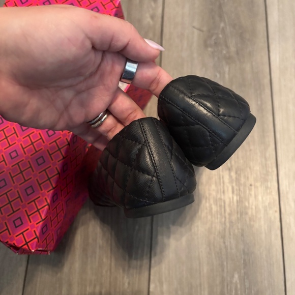 Tory Burch Chelsea quilted ballet flat nappa leather, size 9 - Picture 5 of 6